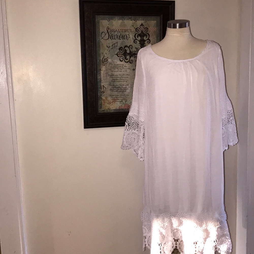 White Mlle Gabrielle dress with decorative hems😍